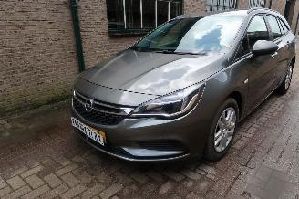 schade Opel Astra Sport Tourer 1.0 Online Edition
