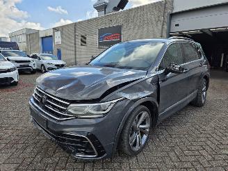 skadebil auto Volkswagen Tiguan R-Line TDI DSG 4Motion Virtual Head-Up Led Camera Sfeerverl. Stuurverw. Stoelverw. Trekhaak 147KW/200PK 2021/6