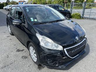 uszkodzony Peugeot 208 