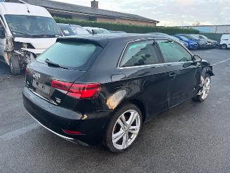 Schadeauto Audi A3 SLINE AUTOMAAT 2017/5