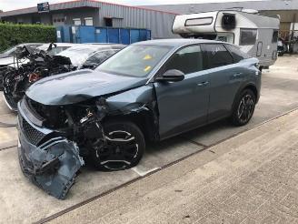 Salvage car Peugeot 3008 3008 III, MPV, 2023 e-3008 210 73 kWh 2024/9
