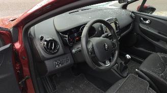 Renault Clio 0.9 Zen Tce met schade 103000 km weinig schade picture 12