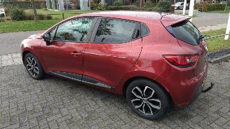 Renault Clio 0.9 Zen Tce met schade 103000 km weinig schade picture 6