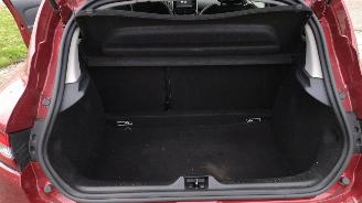 Renault Clio 0.9 Zen Tce met schade 103000 km weinig schade picture 20