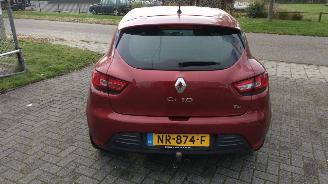 Renault Clio 0.9 Zen Tce met schade 103000 km weinig schade picture 7
