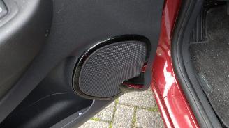 Renault Clio 0.9 Zen Tce met schade 103000 km weinig schade picture 16