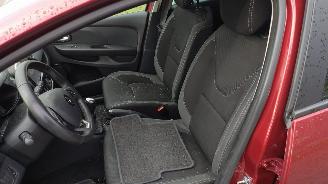 Renault Clio 0.9 Zen Tce met schade 103000 km weinig schade picture 17