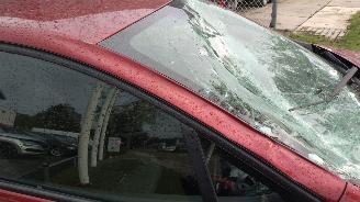 Renault Clio 0.9 Zen Tce met schade 103000 km weinig schade picture 3