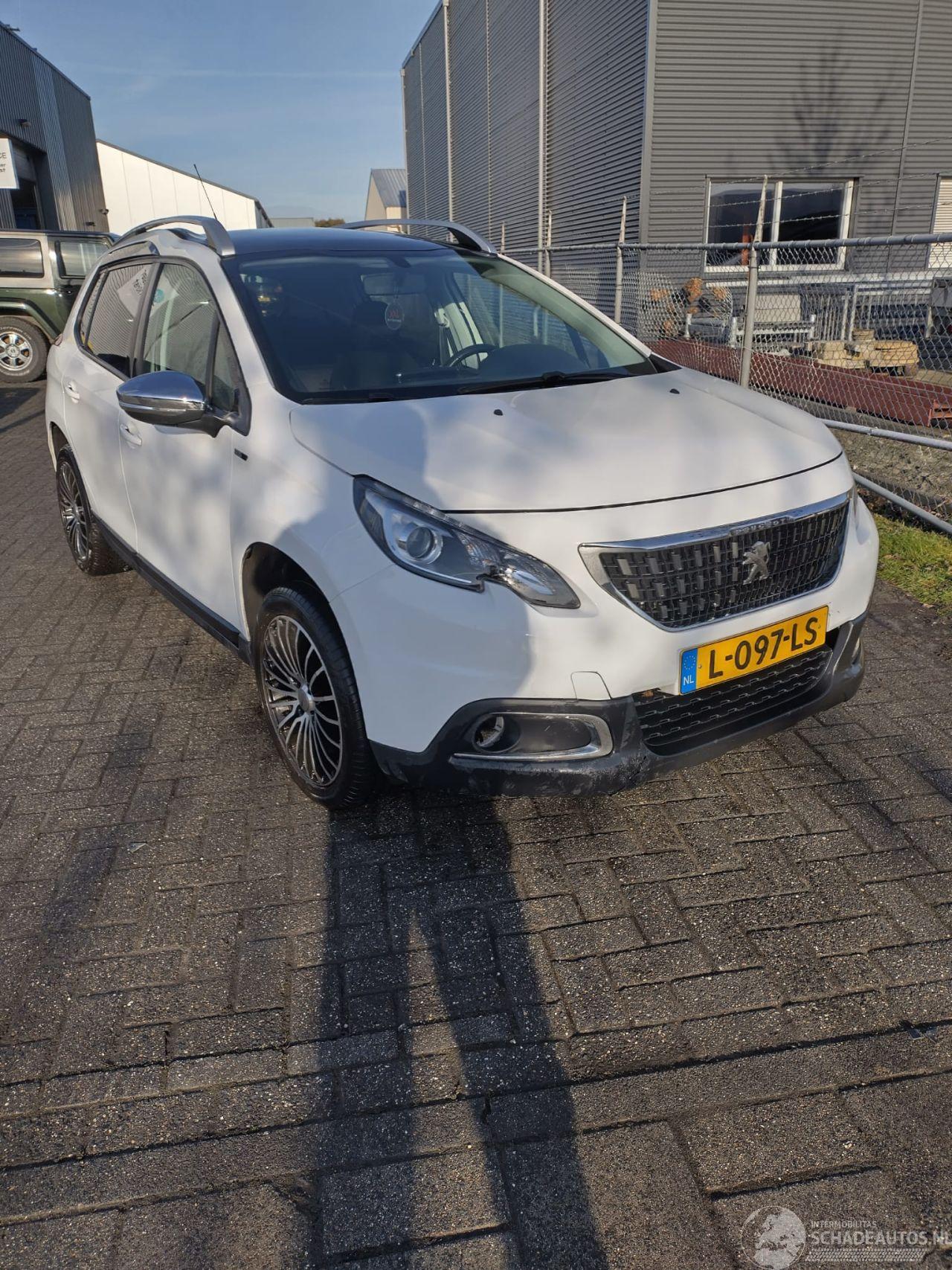 Peugeot 2008 1.2 Style Panodak Ac Cruise Mooie auto weing schade!