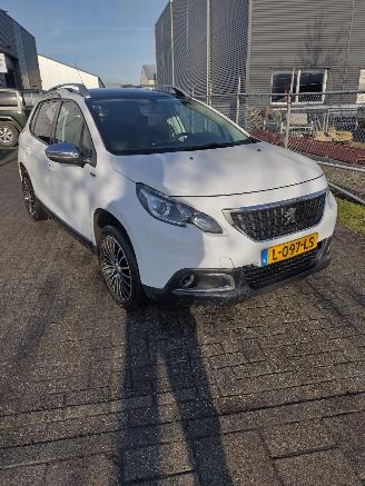 Vaurioauto  passenger cars Peugeot 2008 1.2 Style Panodak Ac Cruise Mooie auto weing schade! 2018/1