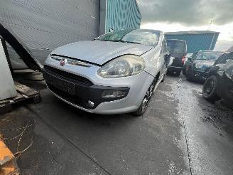 uszkodzony samochody osobowe Fiat Punto Evo 1.3 JTD Multijet 85 16V Euro 5 Hatchback  Diesel 1.248cc 63kW (86pk) FWD 2010-04/2011-10 (199AXY; 199BXY) 199B4000 2011/2