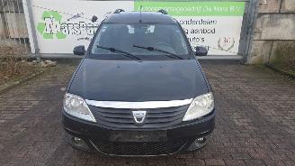 krockskadad bil auto Dacia Logan 1.6 16V Flexifuel Combi/o   1.598cc 77kW 2011/9