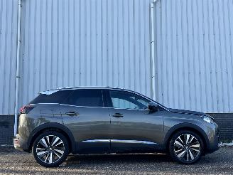 Schadeauto Peugeot 3008 1.2 GT Line 2017/1