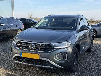 Damaged car Volkswagen T-Roc 1.5 TSI Life Business AUTOMAAT 2023/8