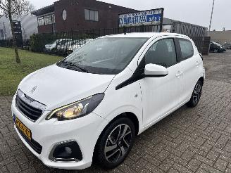 Schadeauto Peugeot 108 1.0e VTI ALLURE LICHTE SCHADE BOUWJAAR 2022  6999 EURO VAST 2022/1