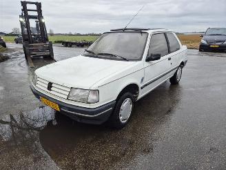 Peugeot 309 1.4 picture 3