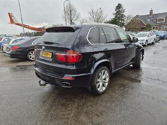 Schadeauto BMW X5 4.8i 2008/6