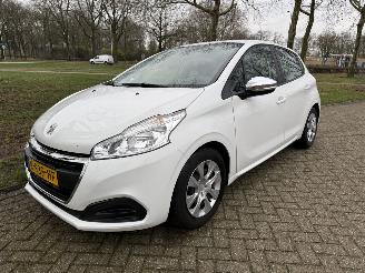 Schadeauto Peugeot 208  2017/1