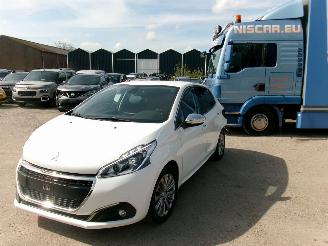Schadeauto Peugeot 208 1.2 Allure 5 DRS 2019/1
