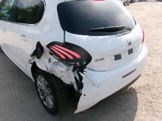 Peugeot 208 1.2 Allure 5 DRS picture 12