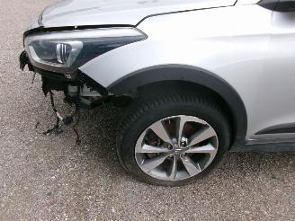 Hyundai I-20 1.0 Cross picture 7