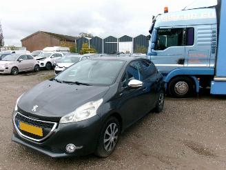 Schadeauto Peugeot 208 1.2 Allure 5 Drs 2013/9