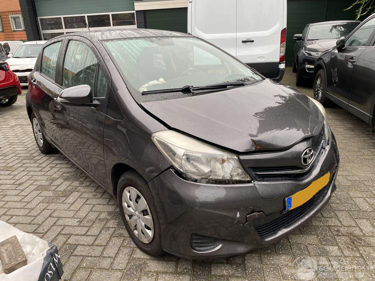Toyota Yaris Aspiration 1.0 VVT-I5Drs Navi Clima Camera VASTE PRIJS.