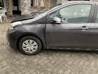 Toyota Yaris Aspiration 1.0 VVT-I5Drs Navi Clima Camera VASTE PRIJS. picture 33