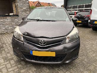 Toyota Yaris Aspiration 1.0 VVT-I5Drs Navi Clima Camera VASTE PRIJS. picture 4