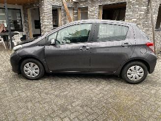 Toyota Yaris Aspiration 1.0 VVT-I5Drs Navi Clima Camera VASTE PRIJS. picture 12