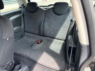 Mini Mini 1.6 16V Cooper Hatchback  Benzine 1.598cc 85kW (116pk) FWD picture 9