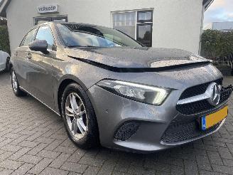 Schadeauto Mercedes A-klasse A-klasse 180D  AUTOMAAT N.A.P NL AUTO PRACHTIG!!! 2018/10