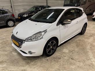 Peugeot 208 1.2 Allure Clima picture 6