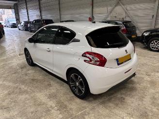 Peugeot 208 1.2 Allure Clima picture 5
