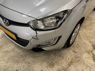 Hyundai I-20 1.2 I-motion 5-drs airco picture 7