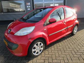 Schadeauto Peugeot 107 1.0-12V XS 5drs 2008/5