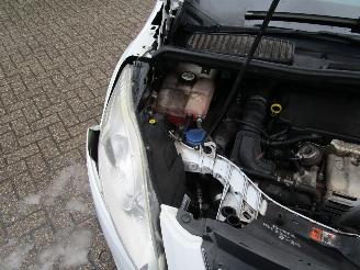 Ford C-Max 1.0 Lease Titanium picture 17