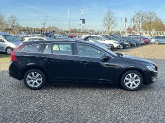 Volvo V-60 2.0 T5 Kinetic 245PK Automaat picture 6