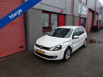 Vaurioauto  passenger cars Volkswagen Golf 1.4 TSI Comfortline vanrail schade kan rijdend mee 2009/11
