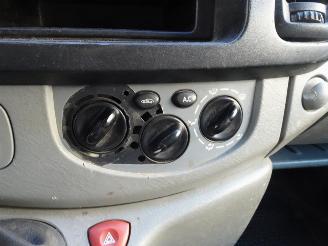 Renault Trafic 2.0 dCi T29 L2H1 airco 3 e versnelling stuk !!! picture 7