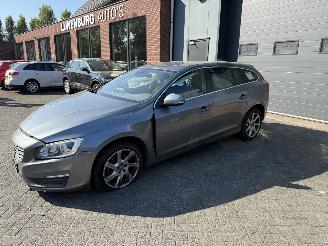 Volvo V-60 1.5 T3 Momentum  AUTOMAAT Stationwagen 5-dr. picture 2