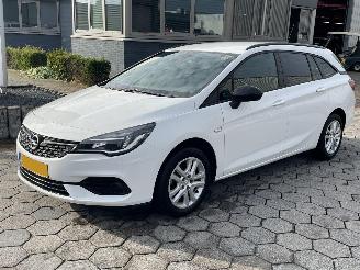 damaged Opel Astra SPORTS TOURER 1.2 Edition