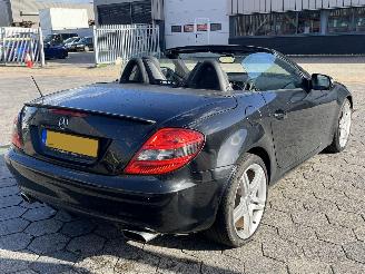 uszkodzony samochody osobowe Mercedes SLK 200 AMG Prestige Plus 2010/5