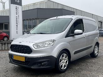 danneggiata veicoli commerciali Ford Transit Courier Van 1.5 TDCI Trend 2015/7