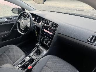Volkswagen Golf 1.0 TSI Trendline picture 12