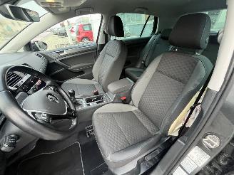 Volkswagen Golf 1.0 TSI Trendline picture 14