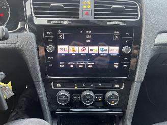 Volkswagen Golf 1.0 TSI Trendline picture 17