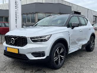 uszkodzony samochody osobowe Volvo XC40 1.5 T2 R-Design 2020/12