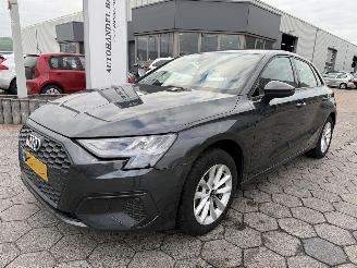 uszkodzony samochody osobowe Audi A3 Sportback 30 TFSI Pro Line 2021/11