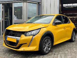 Schadeauto Peugeot e-208 EV Allure Pack 50 kWh 2022/4